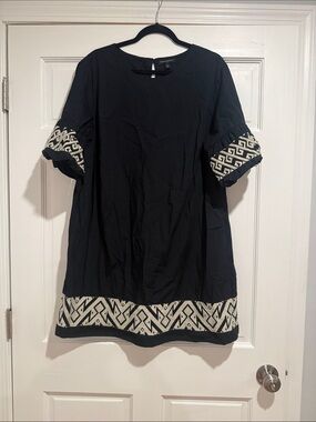Black Short-Sleeve Shift Dress with Beige Embroidered Geometric Trim
